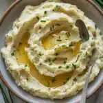 Creamy Garlic Mashed Potatoes with Chives
